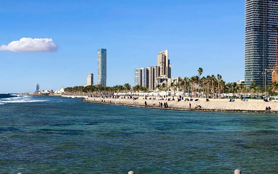 كورنيش جدة وأبراجه المطلة على البحر الأحمر