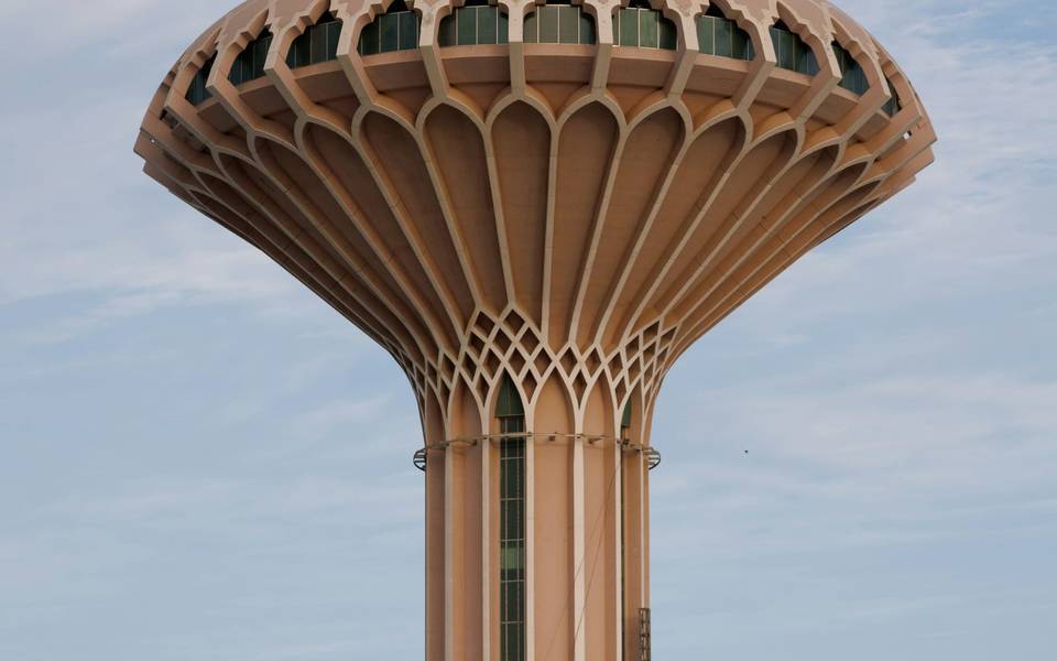 برج المياه الشهير على كورنيش الخبر